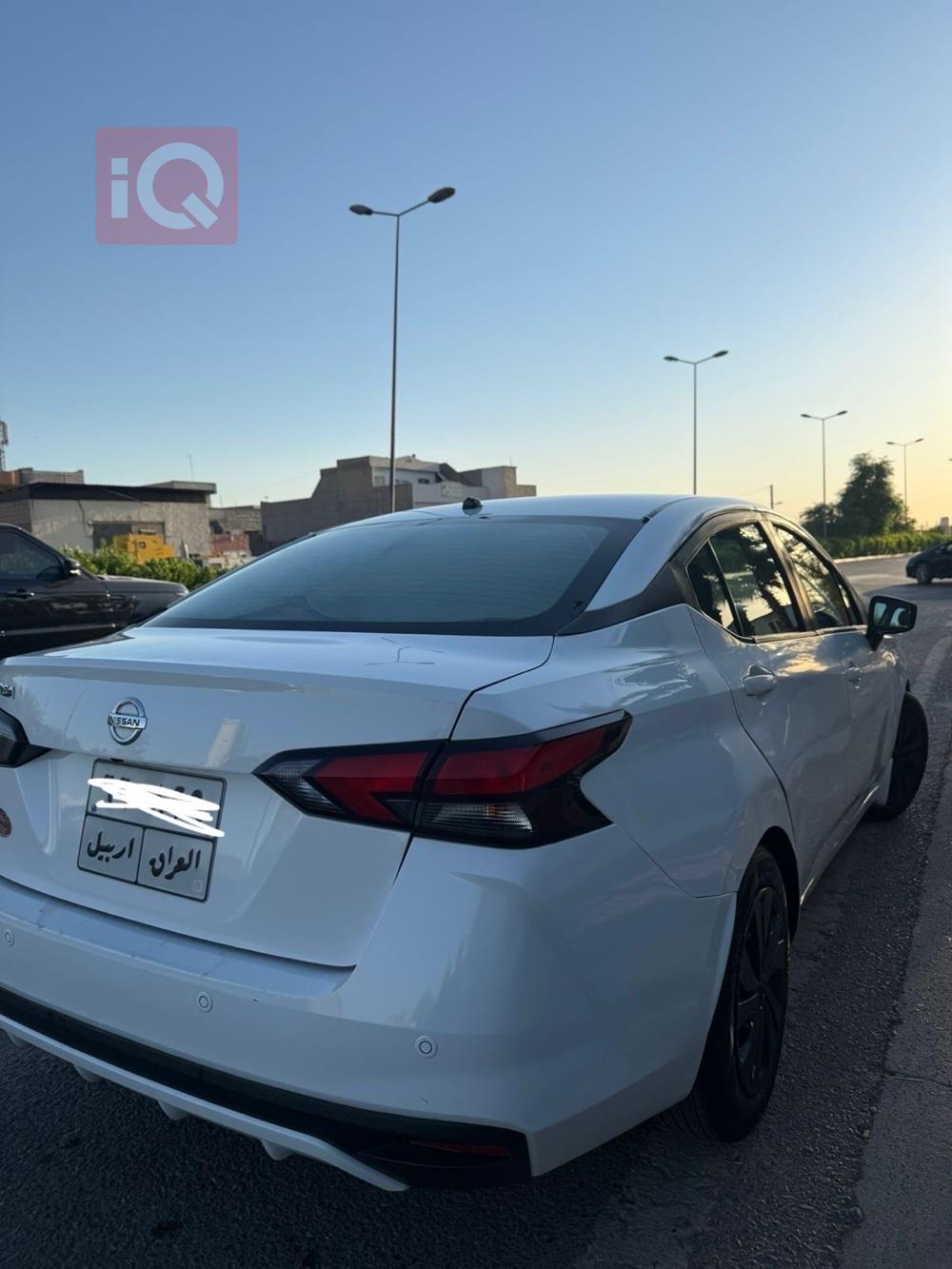 نيسان فيرسا